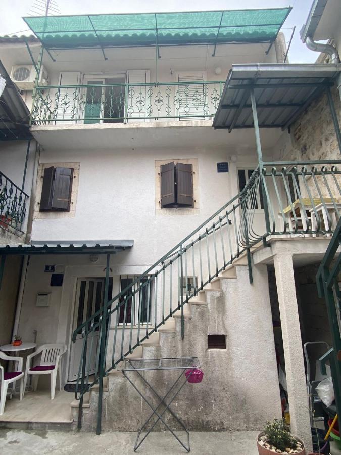 Mate Apartments Kaštela Buitenkant foto